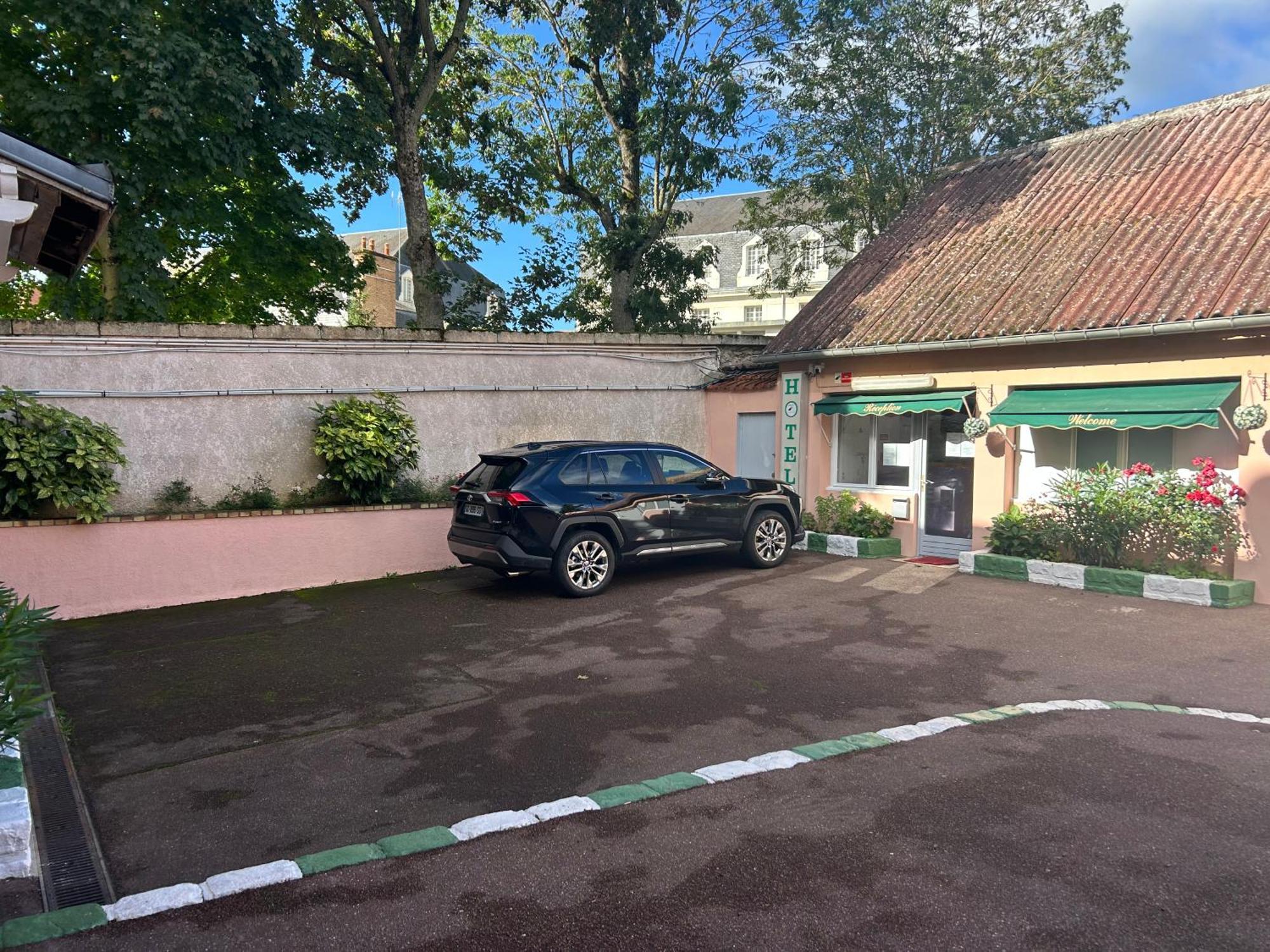Hotel Saint - Charles Rambouillet Esterno foto